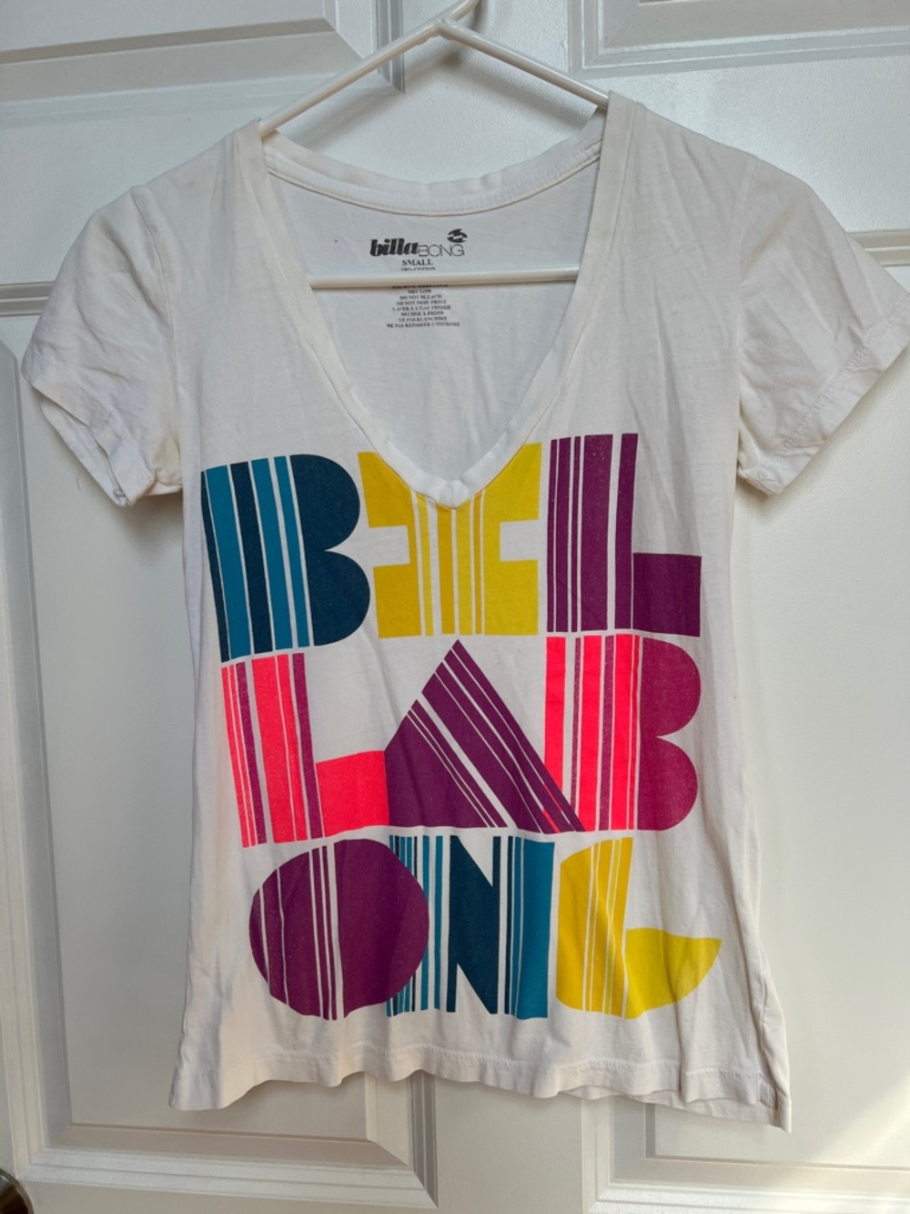Billabong Vintage White Graphic V-Neck Tee with Multicolor Design